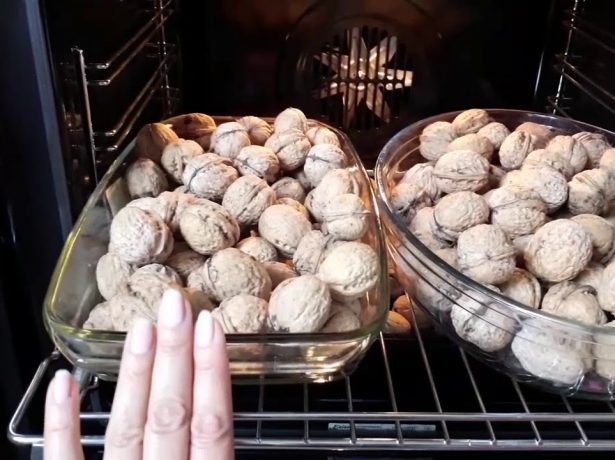 Грецкие орехи в духовке
