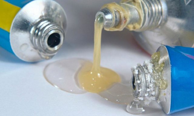 Какой клей подойдет для ткани