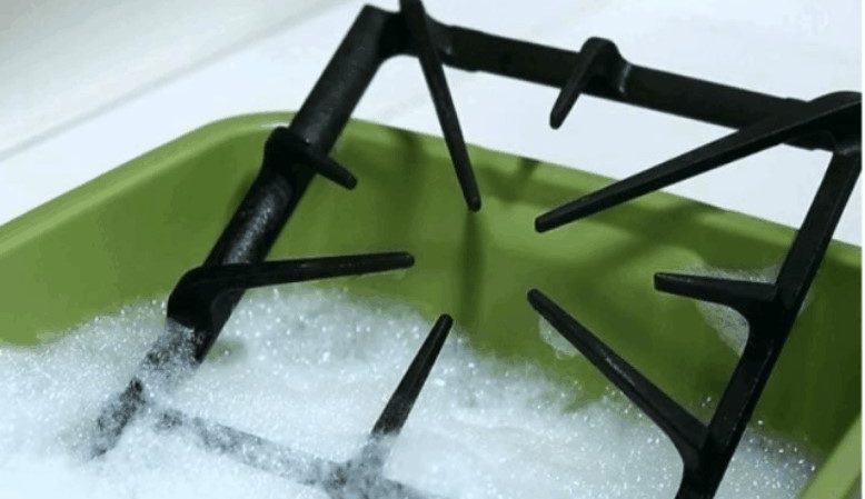 Эффективные способы очистки решетки газовой плиты от нагара