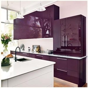 Фиолетовая кухня в современном стиле