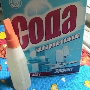 Как очистить посуду с помощью соды и канцелярского клея