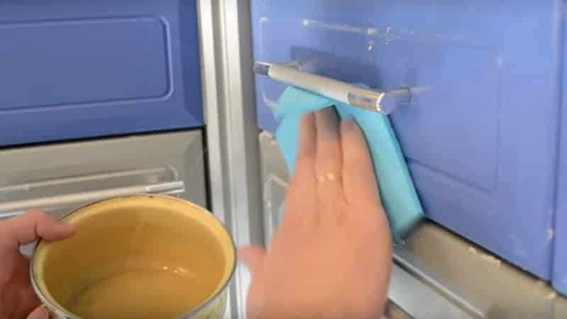 Как отмыть жир с кухонной мебели