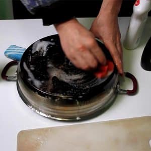 Как почистить алюминиевые кастрюли от нагара