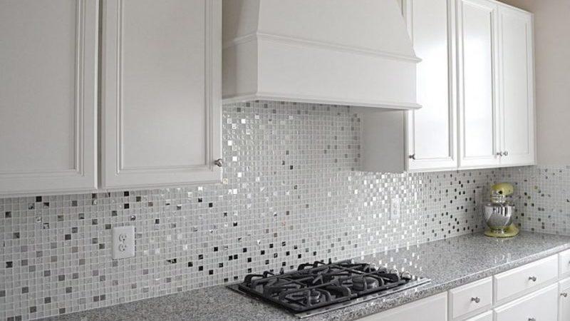 Какой выбрать фартук для белой кухни