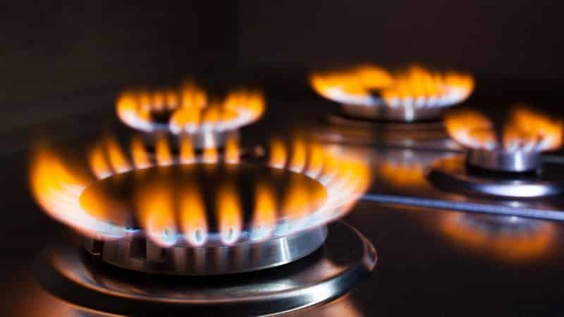 Почему пламя природного газа красное, оранжевое или желтое
