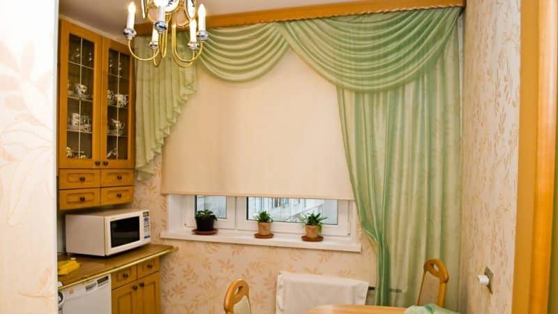 Подбираем правильные шторы для маленькой кухни