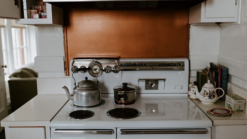 Расположение газовой плиты на кухне — на каком расстоянии от стены