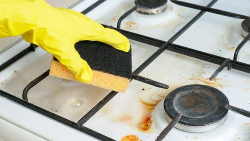 Эффективные способы очистки решетки газовой плиты от нагара