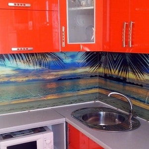 Все о кухонных фартуках с фотопечатью