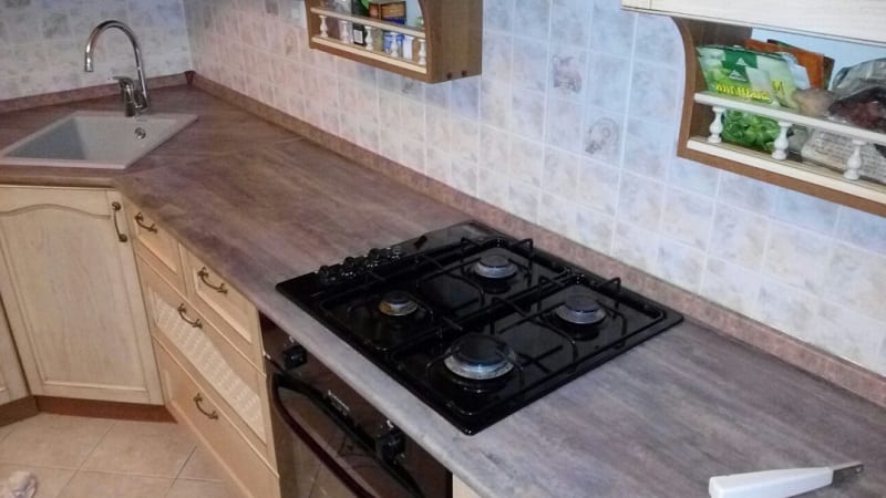 Замена кухонной столешницы: как снять и поменять ДСП